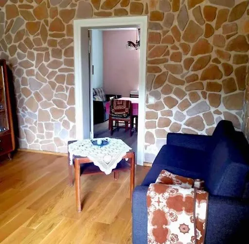 Shropshire House Gross Leppin